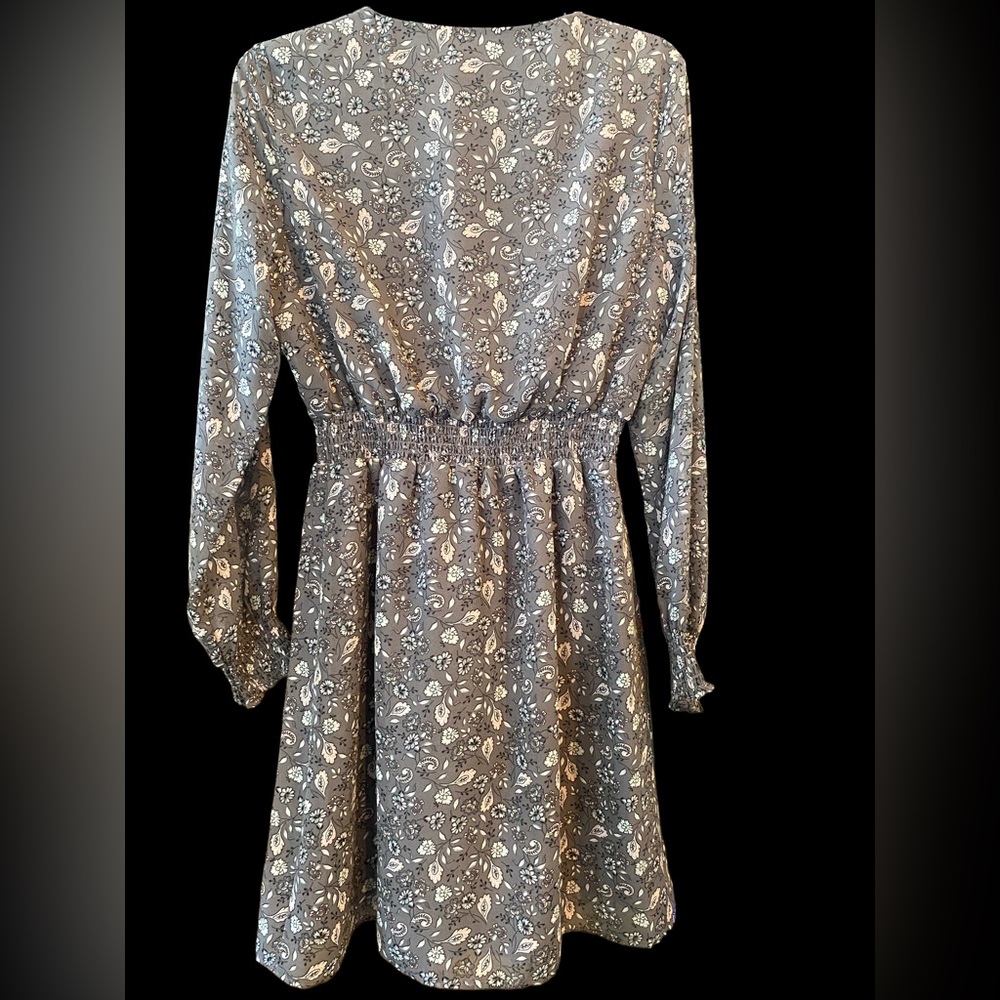 LOFT Outlet Long Sleeved V-Neck Smocked Waist Boho Lined  Dress size 6 - Picture 2 of 5